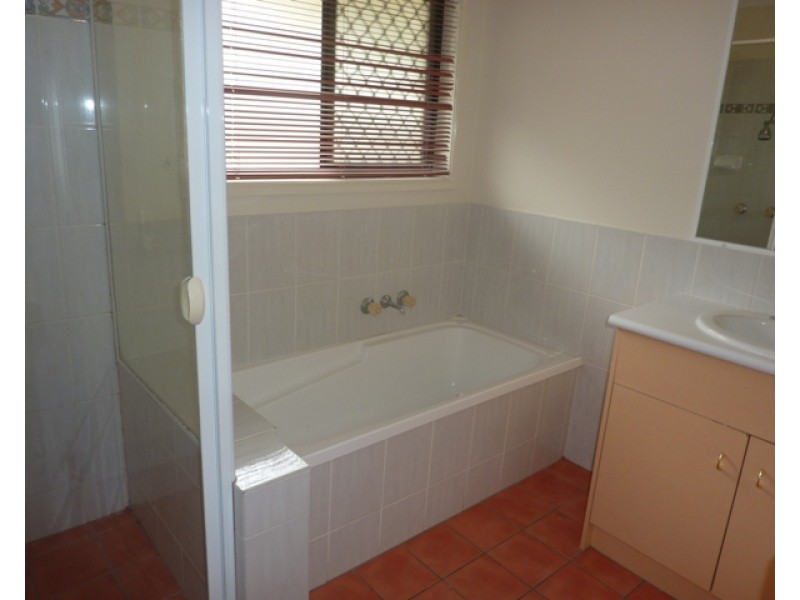 6/15 Parnassus Street, Robertson QLD 4109