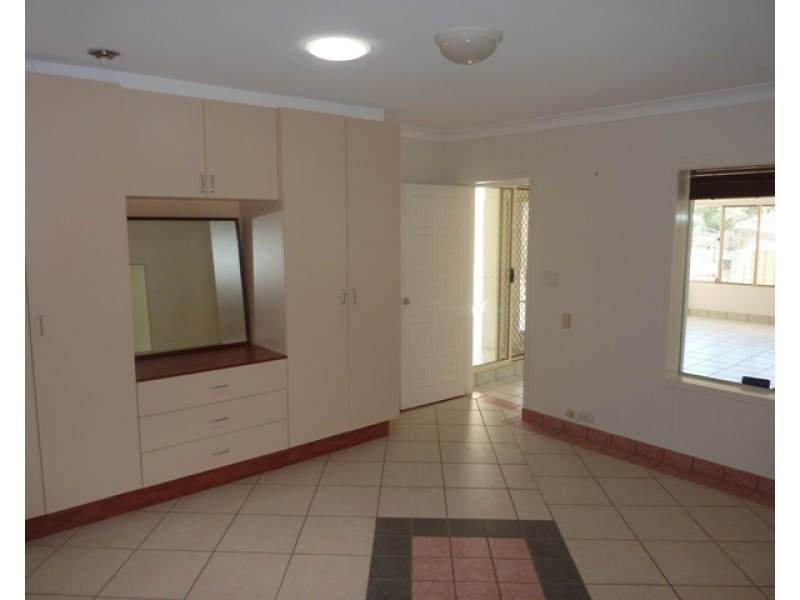3 Skipton Street, Macgregor QLD 4109