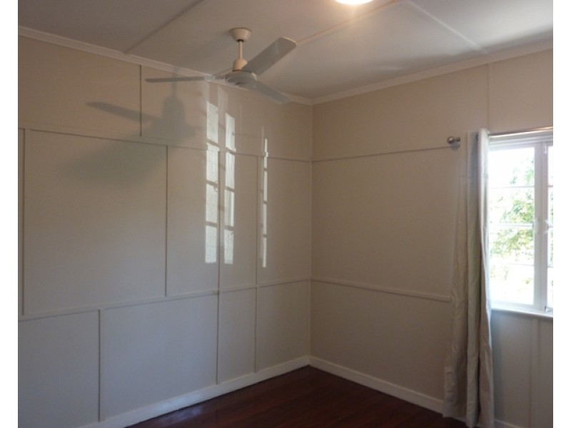 927 Boundary Road, Coopers Plains QLD 4108