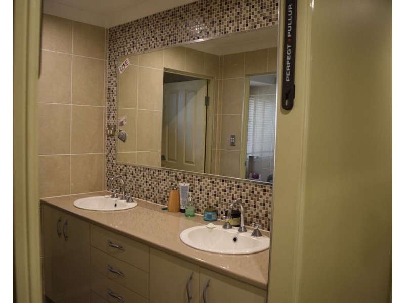 189 Brushwood Crescent, Cedar Grove QLD 4285