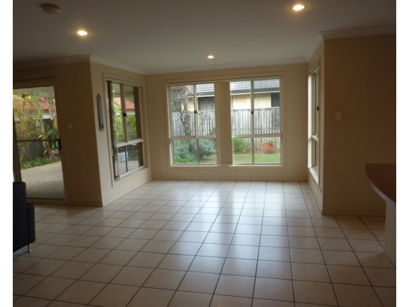 6 Ribbonwood Street, Sunnybank Hills QLD 4109