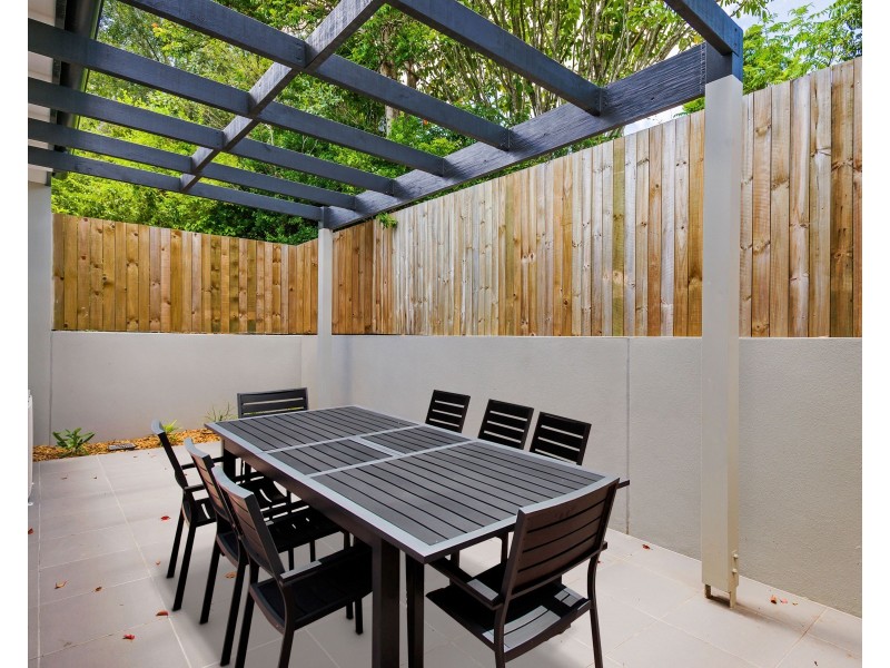 2+3/20 Vaughan Street, Mount Gravatt QLD 4122