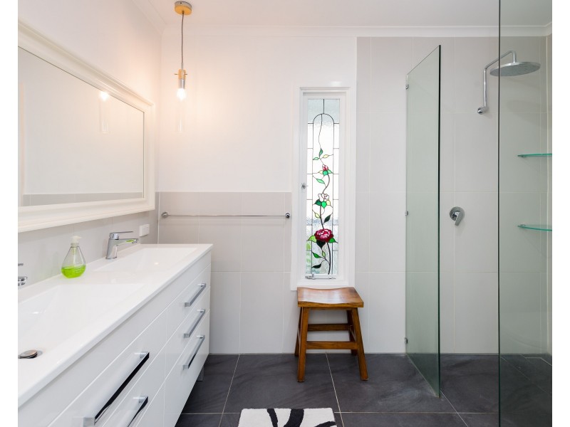 71 Nyleta Street, Coopers Plains QLD 4108