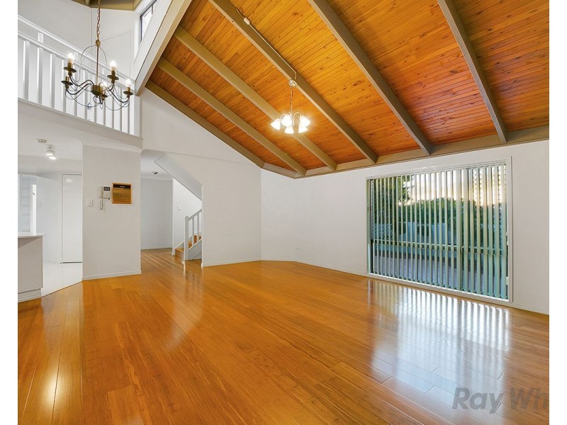 1 Stanton Court, Eight Mile Plains QLD 4113