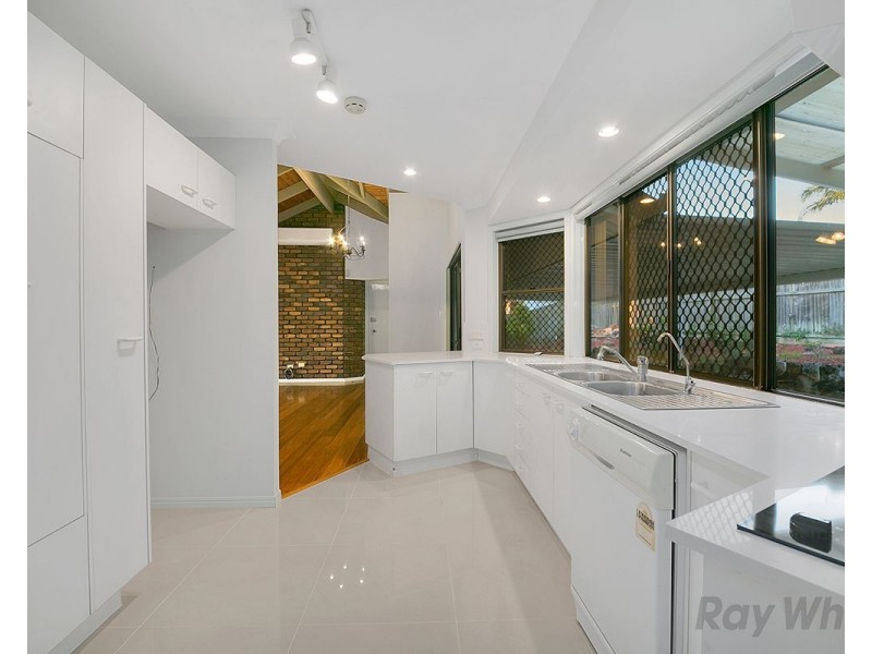 1 Stanton Court, Eight Mile Plains QLD 4113