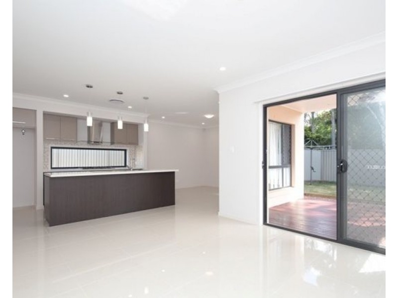 16 Dance Crescent, Eight Mile Plains QLD 4113