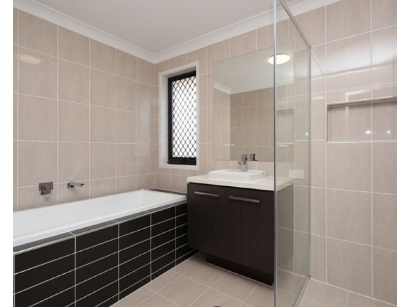 16 Dance Crescent, Eight Mile Plains QLD 4113