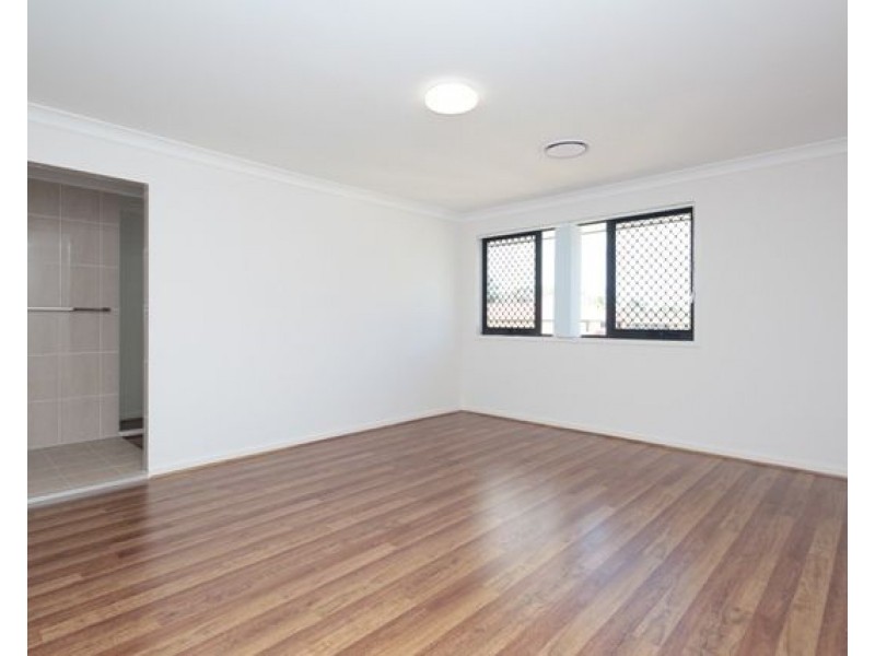 16 Dance Crescent, Eight Mile Plains QLD 4113