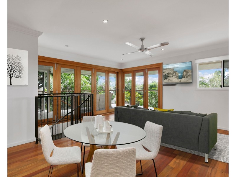 7 Amoria Street, Mansfield QLD 4122