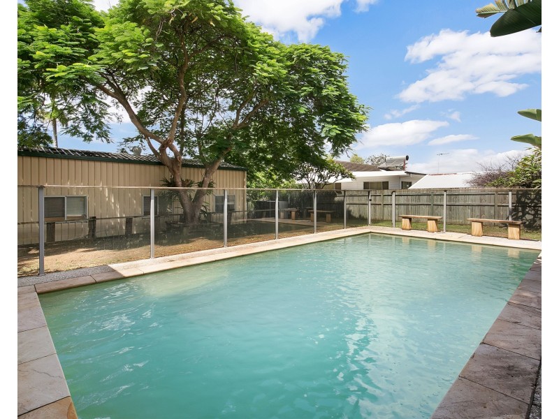 7 Amoria Street, Mansfield QLD 4122