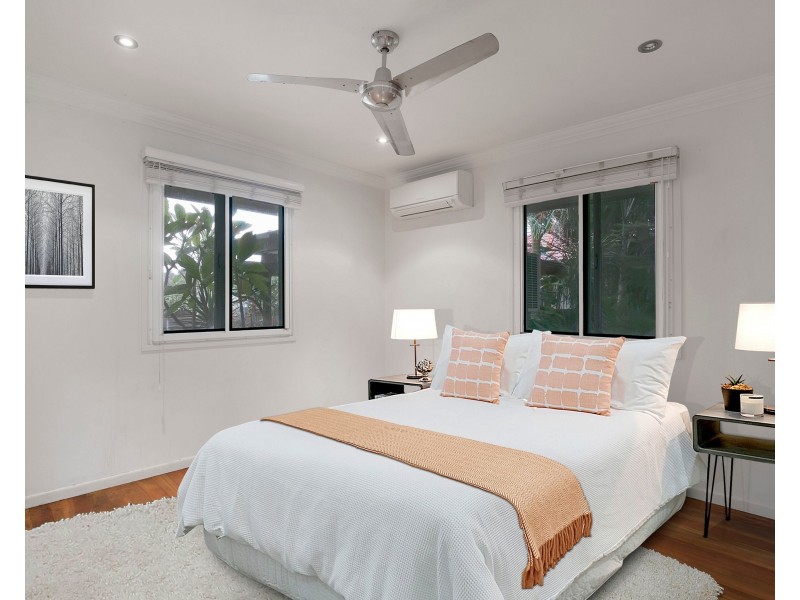 7 Amoria Street, Mansfield QLD 4122