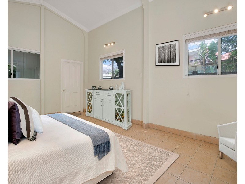 7 Amoria Street, Mansfield QLD 4122