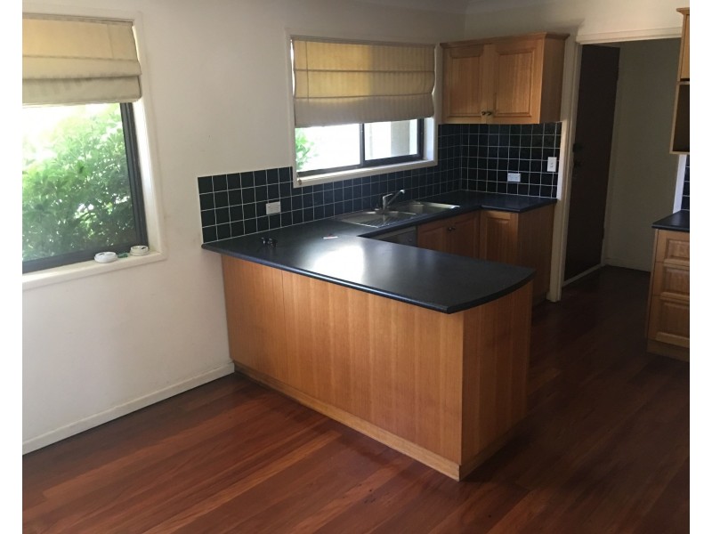 11 TROOD Street, Macgregor QLD 4109
