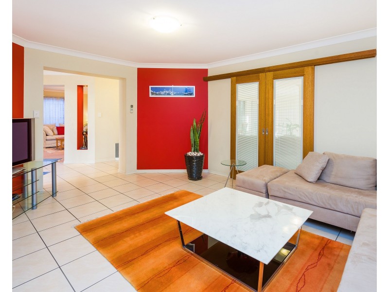 3 Picardie Close, Mansfield QLD 4122