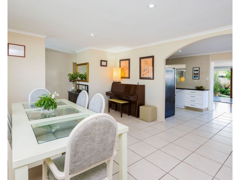 22 Bluebell Street, Mansfield QLD 4122