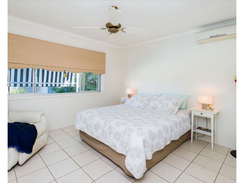 22 Bluebell Street, Mansfield QLD 4122