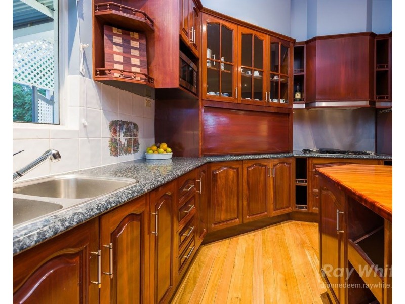 38 Maisie Place, Eight Mile Plains QLD 4113