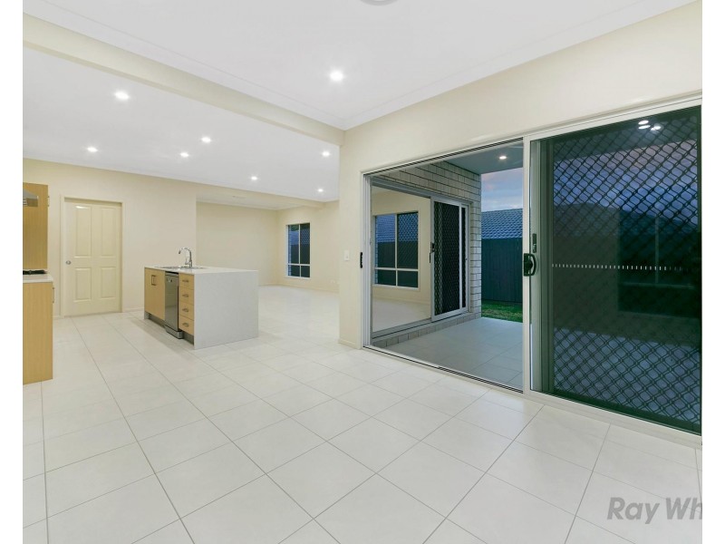 16 Chester Road, Eight Mile Plains QLD 4113