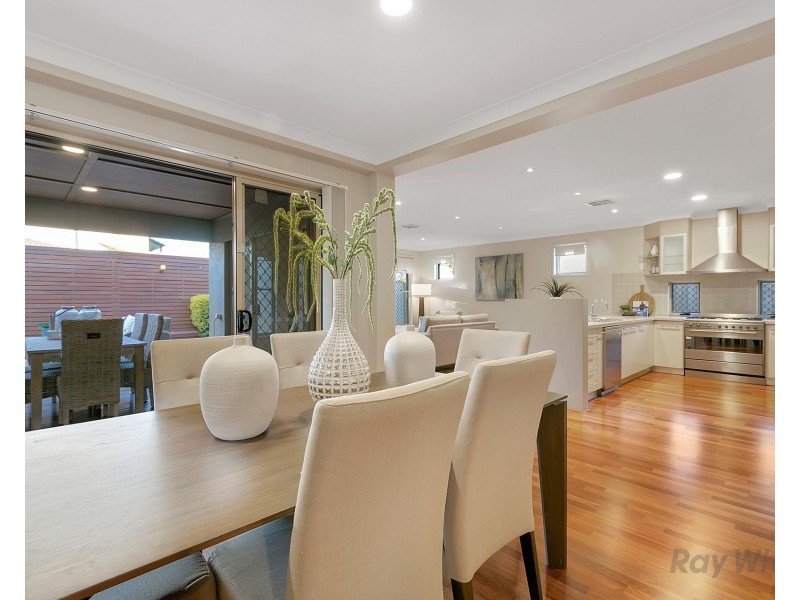 16 Trevi Close, Eight Mile Plains QLD 4113