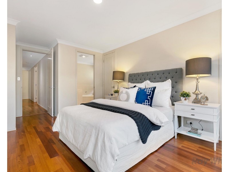 16 Trevi Close, Eight Mile Plains QLD 4113