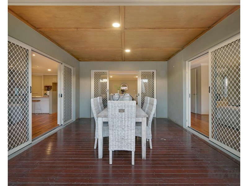 16 Trevi Close, Eight Mile Plains QLD 4113