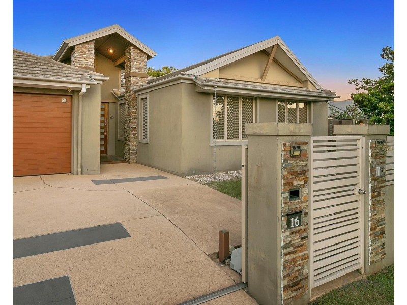 16 Trevi Close, Eight Mile Plains QLD 4113