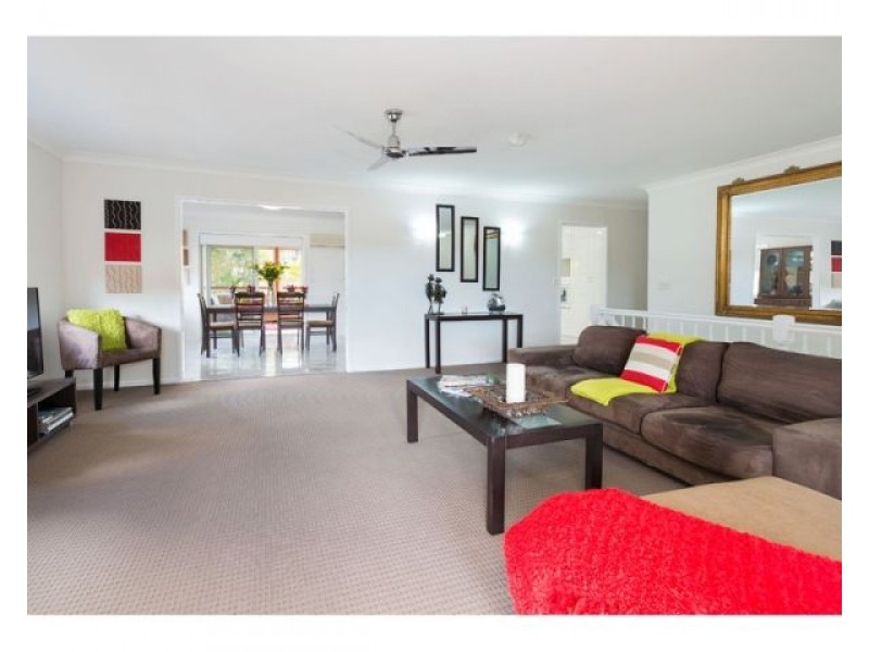 7 Midwood Street, Wishart QLD 4122