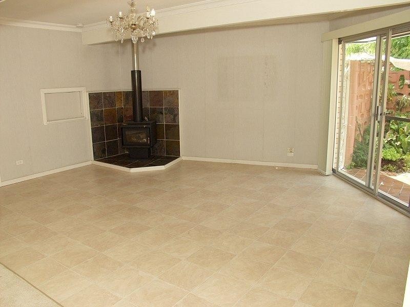 15 Starcross Street, Macgregor QLD 4109