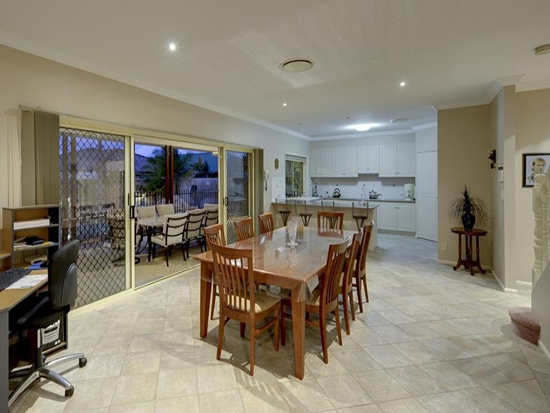 12 Overlord Place, Kuraby QLD 4112