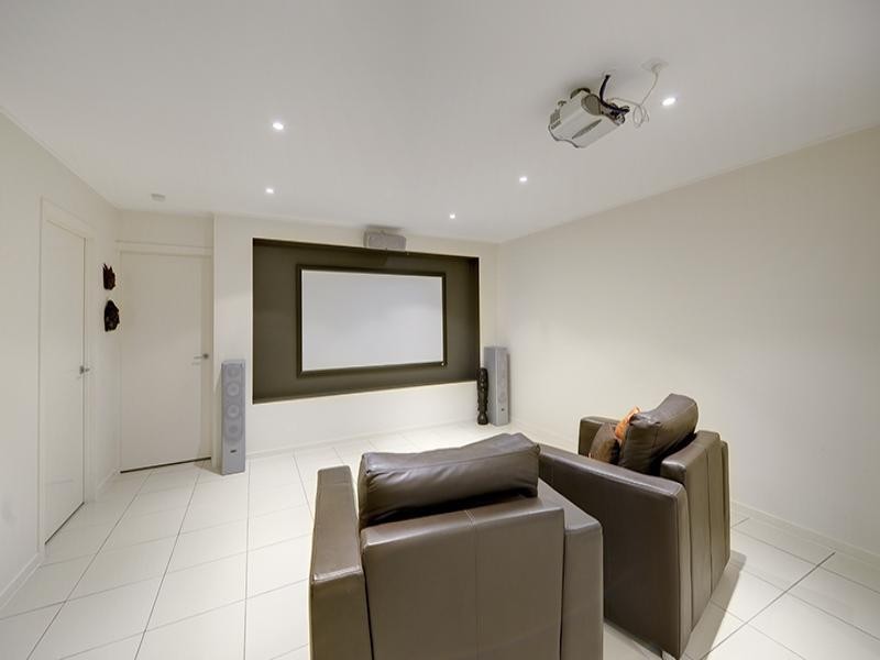 11 Ridge Road, Tanah Merah QLD 4128