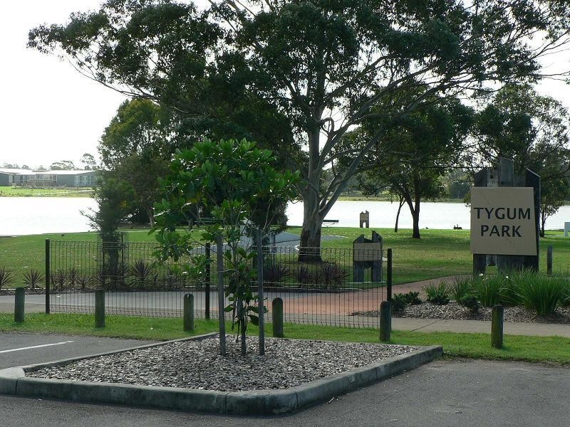 17 Lagoon Road, Waterford West QLD 4133