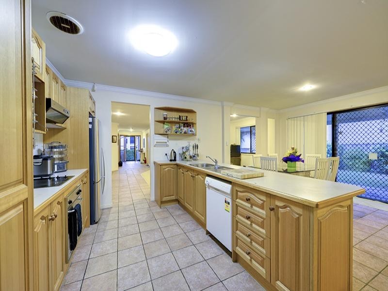 11 Kentwell Place, Wishart QLD 4122