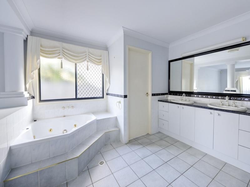 42 Brookvale Drive, Underwood QLD 4119