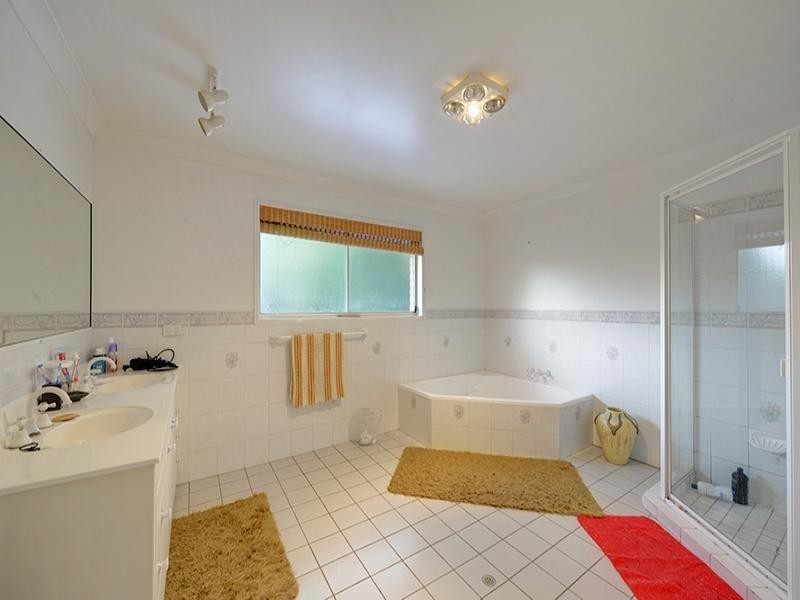 8 Geneva Close, Parkinson QLD 4115