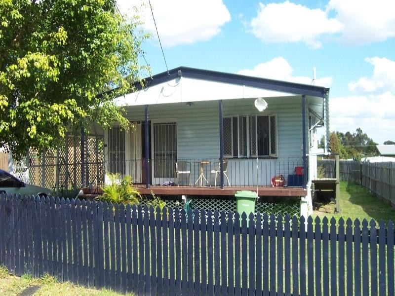 27 Pamela Crescent, Woodridge QLD 4114