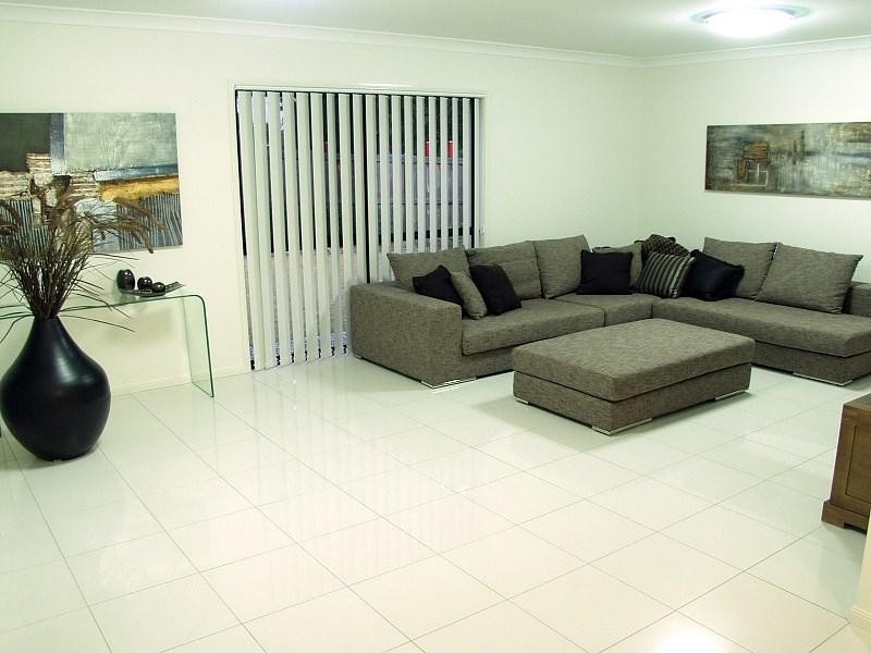 10 Azzure Street, Eight Mile Plains QLD 4113