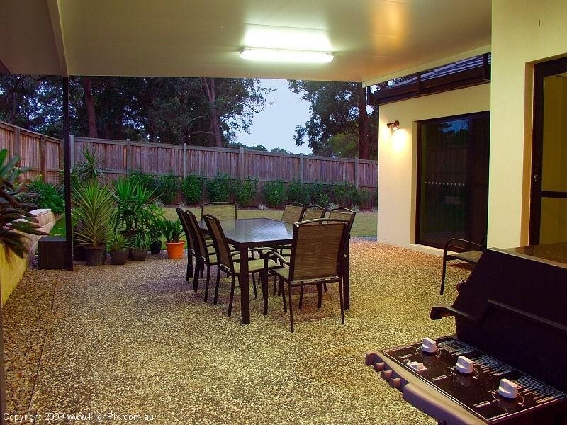 10 Azzure Street, Eight Mile Plains QLD 4113