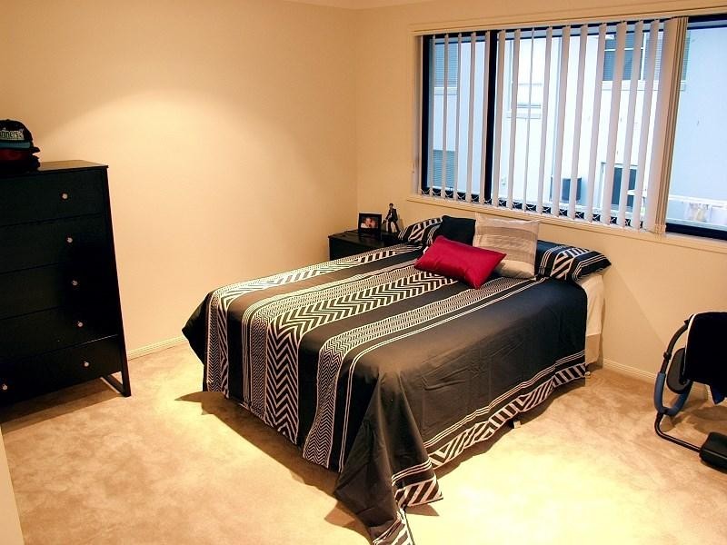 10 Azzure Street, Eight Mile Plains QLD 4113