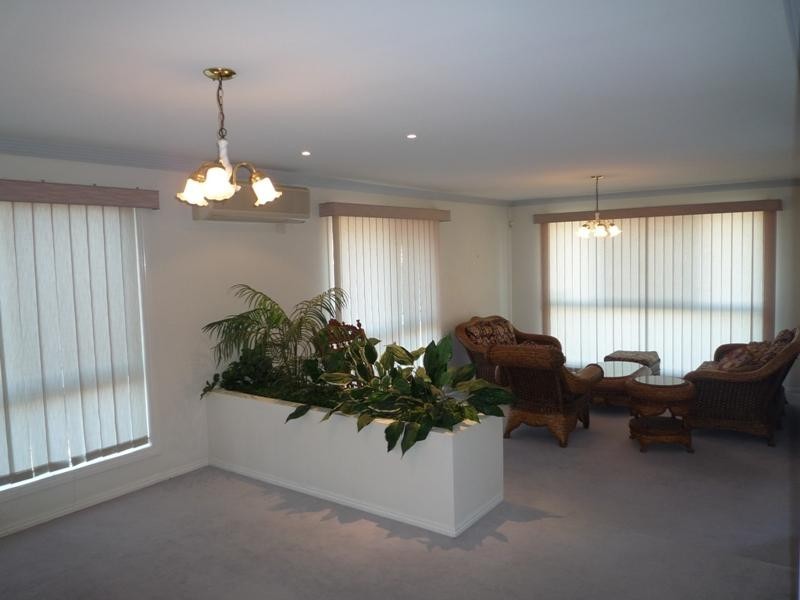 60 Falstaff Street, Sunnybank Hills QLD 4109