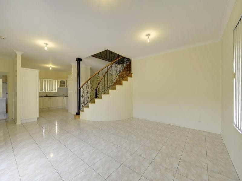 2 Woodglen Street, Kuraby QLD 4112