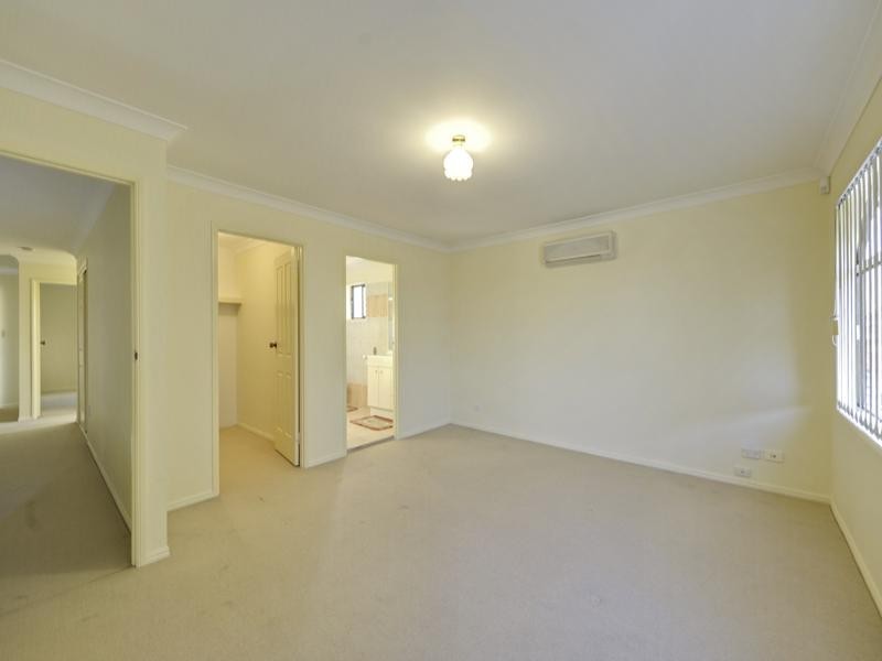 2 Woodglen Street, Kuraby QLD 4112