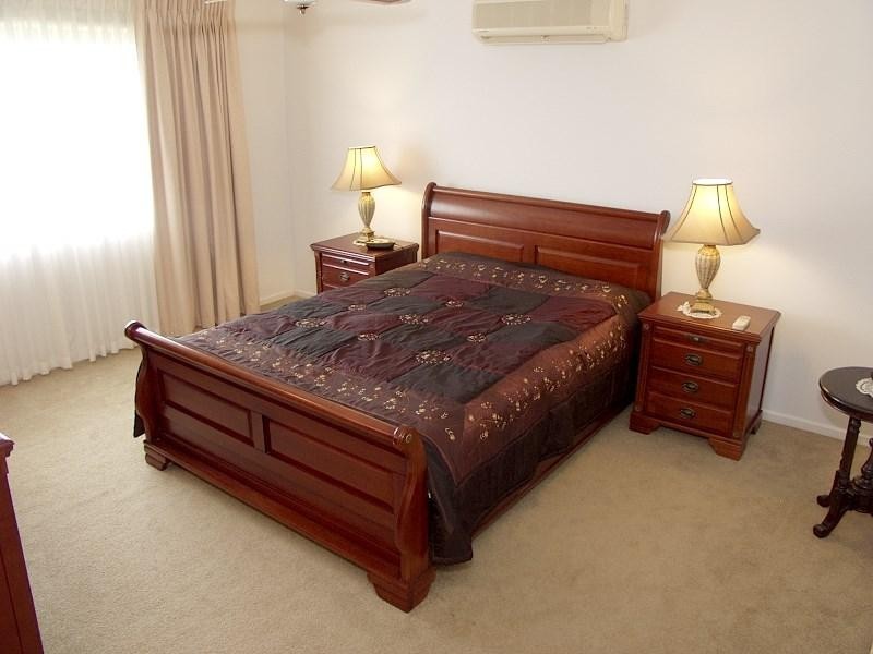 63 Oakleaf Street, Eight Mile Plains QLD 4113