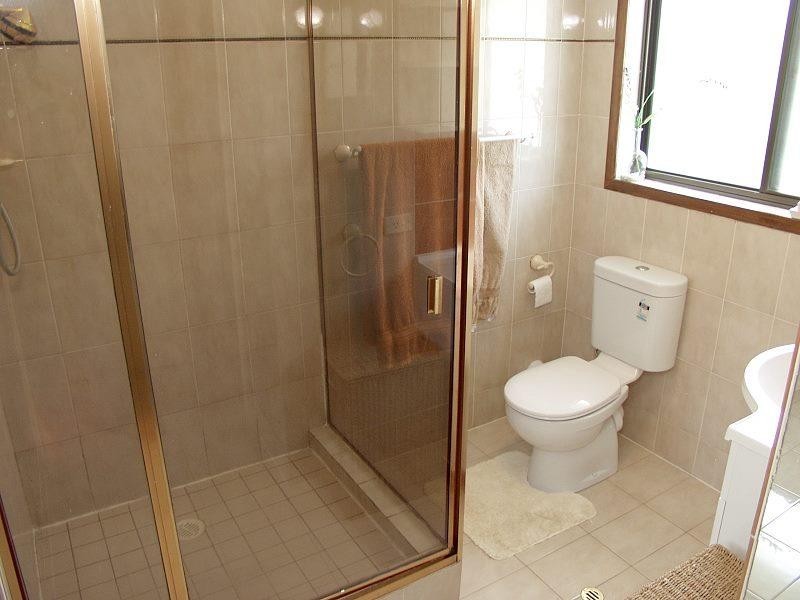 63 Oakleaf Street, Eight Mile Plains QLD 4113