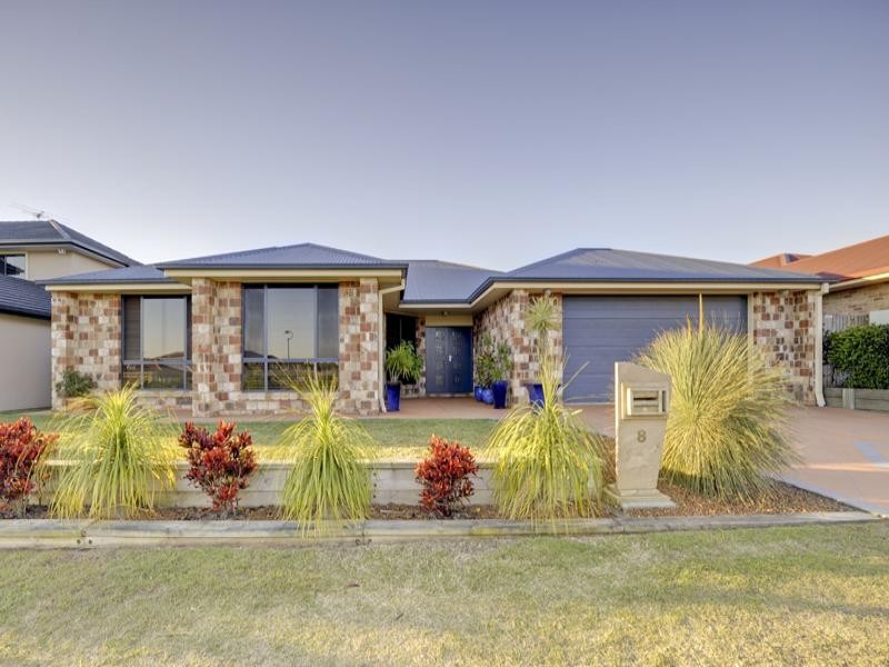 8 Lily Circuit, Kuraby QLD 4112