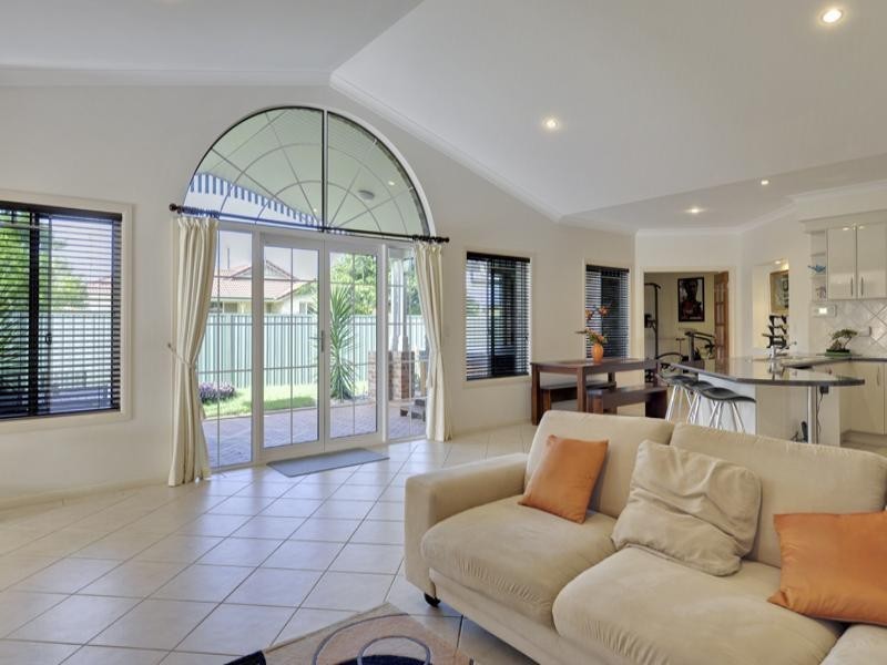 15 Lema Circuit, Kuraby QLD 4112