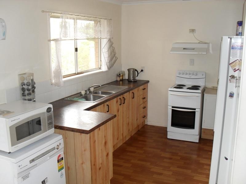 8 Kelda Street, Robertson QLD 4109