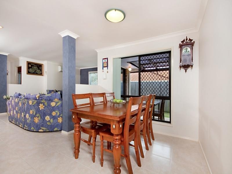 16 Rubicon Crescent, Kuraby QLD 4112