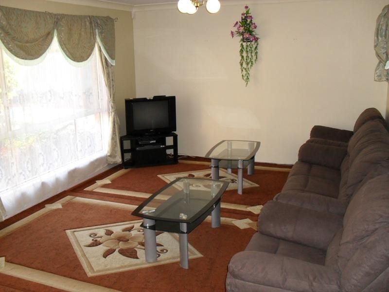 15 Brett Avenue, Browns Plains QLD 4118