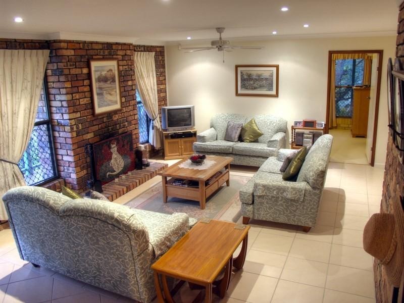 19 Brooklands Street, Eight Mile Plains QLD 4113