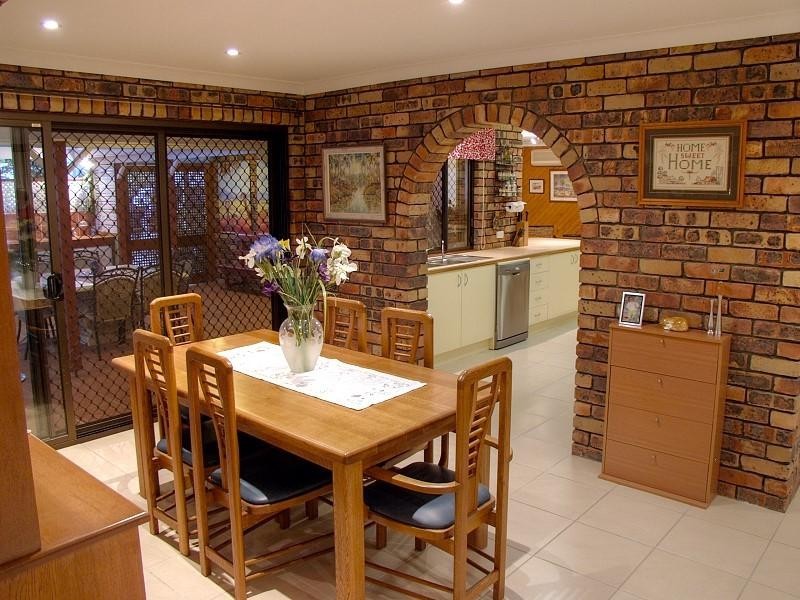 19 Brooklands Street, Eight Mile Plains QLD 4113